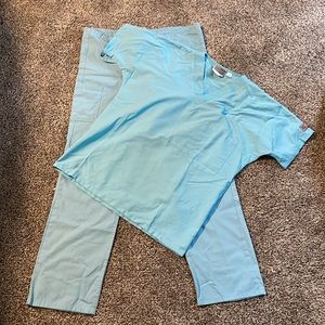 NWOT scrub zone scrub set xs